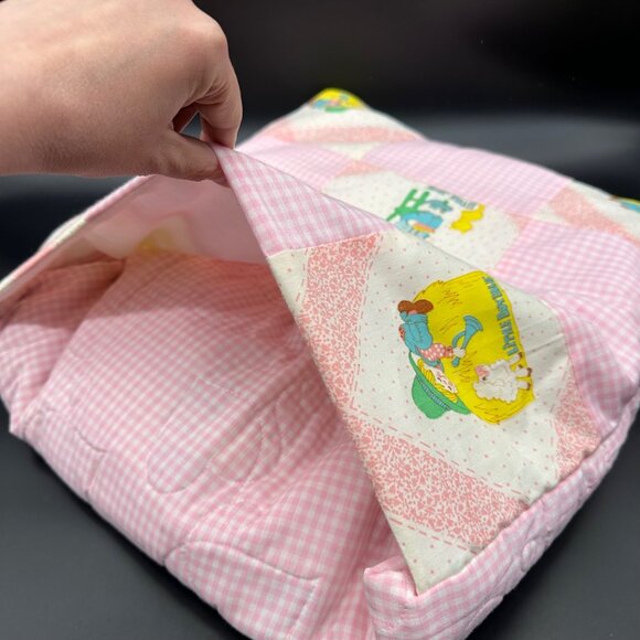 Vintage Handmade Pink Toddler Quilt Blanket Pillow Combo 1980s Nursery Rhyme Nap - Picture 4 of 8